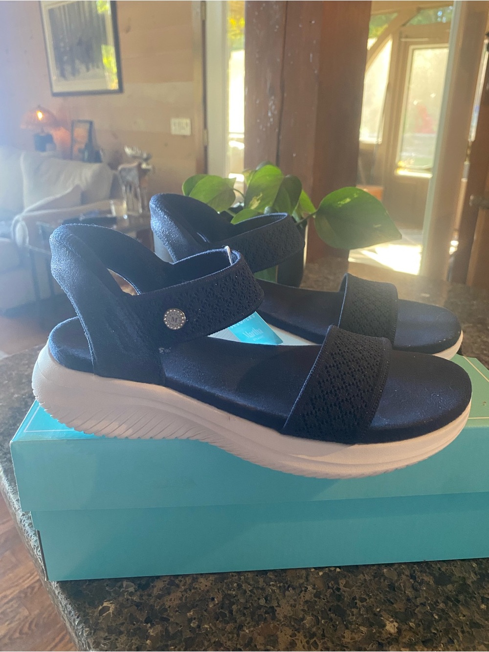 NWT Womenโs 7.5 Skechers Women's Dark Blue Knit Platform Sandals